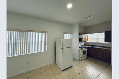 1330 NW 5th St #1, Miami, FL 33125 - Photo 7