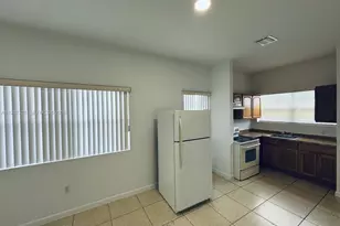 1330 NW 5th St, Miami, FL 33125 - Photo 7