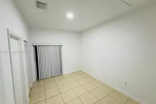 1330 NW 5th St, Miami, FL 33125 - Photo 11