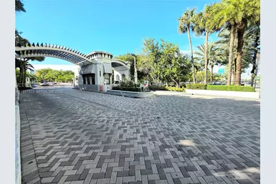 310 Poinciana Dr #802, Sunny Isles Beach, FL 33160 - Photo 1