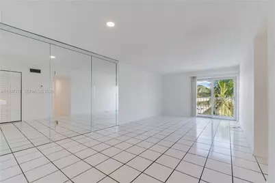 1428 Euclid Ave #404, Miami Beach, FL 33139 - Photo 5