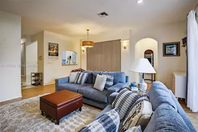 13174 NW 9th Ct, Pembroke Pines, FL 33028 - Photo 9