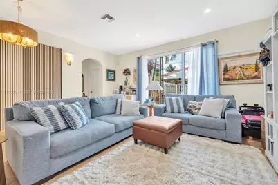 13174 NW 9th Ct, Pembroke Pines, FL 33028 - Photo 3