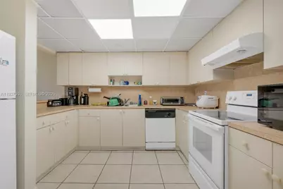 6940 Miami Gardens Dr #1-531, Hialeah, FL 33015 - Photo 5