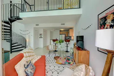 300 S Biscayne Blvd #L-428, Miami, FL 33131 - Photo 1