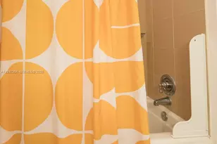 300 S Biscayne Blvd, Miami, FL 33131 - Photo 23