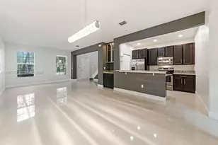 1228 SW 147th Ave, Pembroke Pines, FL 33027 - Photo 5