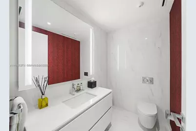 300 Biscayne Blvd Way #2703, Miami, FL 33131 - Photo 9