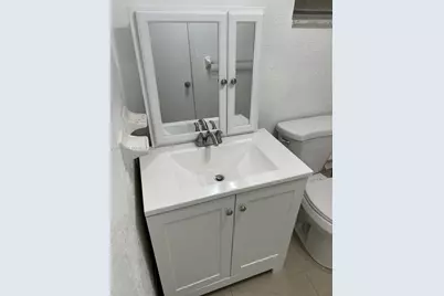 1471 NW 22nd St, Fort Lauderdale, FL 33311 - Photo 17