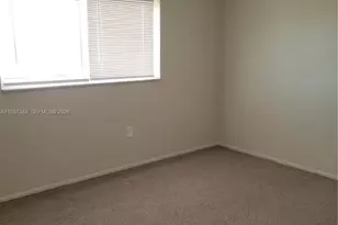 1075 NE Miami Gardens Dr, Miami, FL 33179 - Photo 7