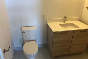 16385 Biscayne Blvd, North Miami Beach, FL 33160 - Photo 21