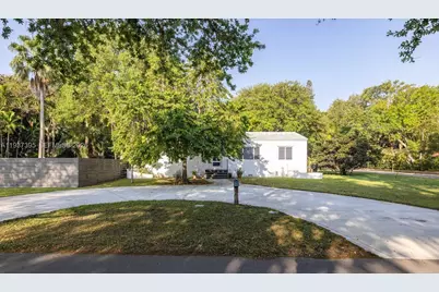 11660 NE 8th Ave, Biscayne Park, FL 33161 - Photo 9