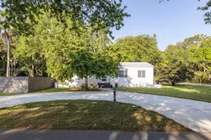 11660 NE 8th Ave, Biscayne Park, FL 33161 - Photo 9