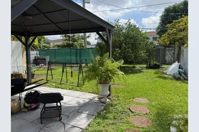 832 E 20th St, Hialeah, FL 33013 - Photo 9