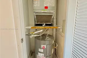 2320 S Cypress Bend Dr, Pompano Beach, FL 33069 - Photo 23