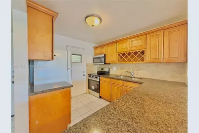 2320 S Cypress Bend Dr #305, Pompano Beach, FL 33069 - Photo 3