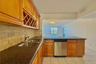 2320 S Cypress Bend Dr, Pompano Beach, FL 33069 - Photo 7