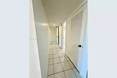 2320 S Cypress Bend Dr #305, Pompano Beach, FL 33069 - Photo 25