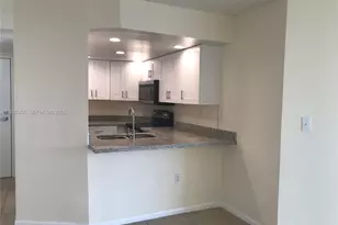 6995 NW 186th St, Hialeah, FL 33015 - Photo 7