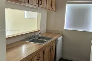 6031 Shaker Wood Cir, Tamarac, FL 33319 - Photo 3