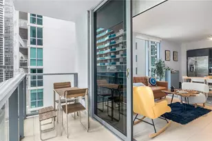 31 SE 6th St, Miami, FL 33131 - Photo 3