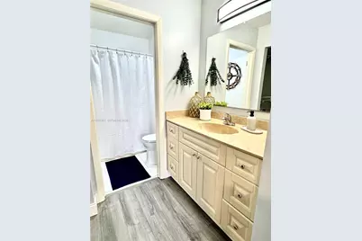 1054 NW 53rd Street, Deerfield Beach, FL 33064 - Photo 11