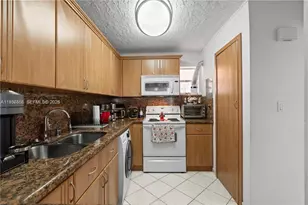 1810 W 56th St, Hialeah, FL 33012 - Photo 9