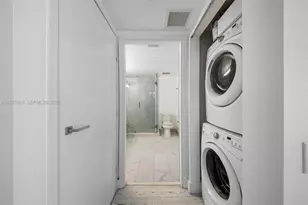 1300 Brickell Bay Dr, Miami, FL 33131 - Photo 9