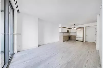 1300 Brickell Bay Dr #704, Miami, FL 33131 - Photo 7