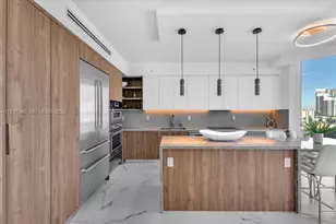 300 South Pointe Dr, Miami Beach, FL 33139 - Photo 7