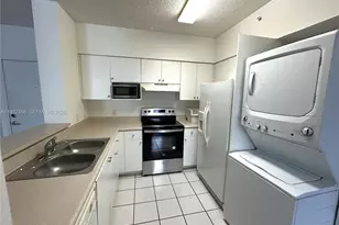 5091 NW 7th St, Miami, FL 33126 - Photo 5