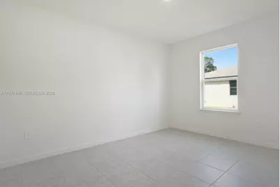 811 SE Seahouse Dr, Port Saint Lucie, FL 34983 - Photo 11