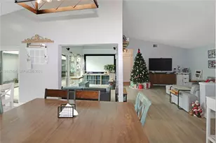 6011 Manchester Ln, Davie, FL 33331 - Photo 9