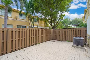 8643 NW 112th Pl, Doral, FL 33178 - Photo 23