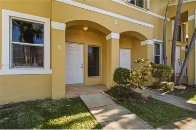 810 NE 212th Ter #5, Miami, FL 33179 - Photo 1
