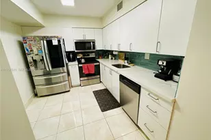 3600 Mystic Pointe Dr, Aventura, FL 33180 - Photo 3