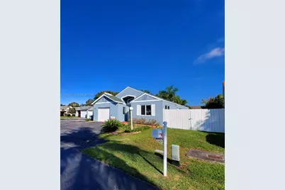 22225 SW 100th Ave, Cutler Bay, FL 33190 - Photo 1