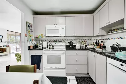 10854 Kendall Dr #221, Miami, FL 33176 - Photo 7