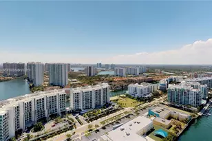 3330 NE 190th St, Aventura, FL 33180 - Photo 35