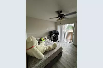 12032 S Las Palmas Dr, Pembroke Pines, FL 33025 - Photo 17