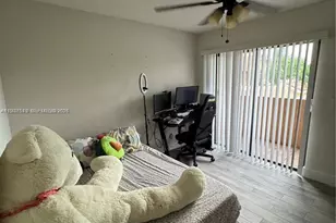 12032 S Las Palmas Dr, Pembroke Pines, FL 33025 - Photo 17