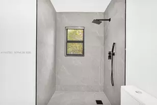 19720 NW 33rd Ave, Miami Gardens, FL 33056 - Photo 35