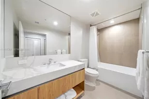 11 NE 6th St, Miami, FL 33132 - Photo 19