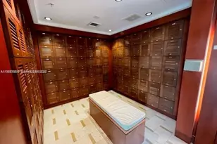 31 SE 5th St, Miami, FL 33131 - Photo 27