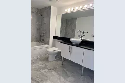 31 SE 5th St #3308, Miami, FL 33131 - Photo 13