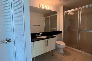 31 SE 5th St, Miami, FL 33131 - Photo 15