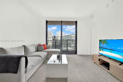 45 SW 9th St #1609, Miami, FL 33130 - Photo 13