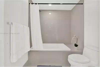 45 SW 9th St #1609, Miami, FL 33130 - Photo 19