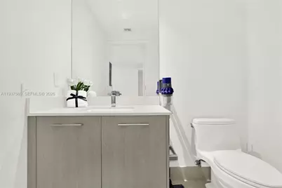 45 SW 9th St #1609, Miami, FL 33130 - Photo 17