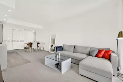 45 SW 9th St #1609, Miami, FL 33130 - Photo 3